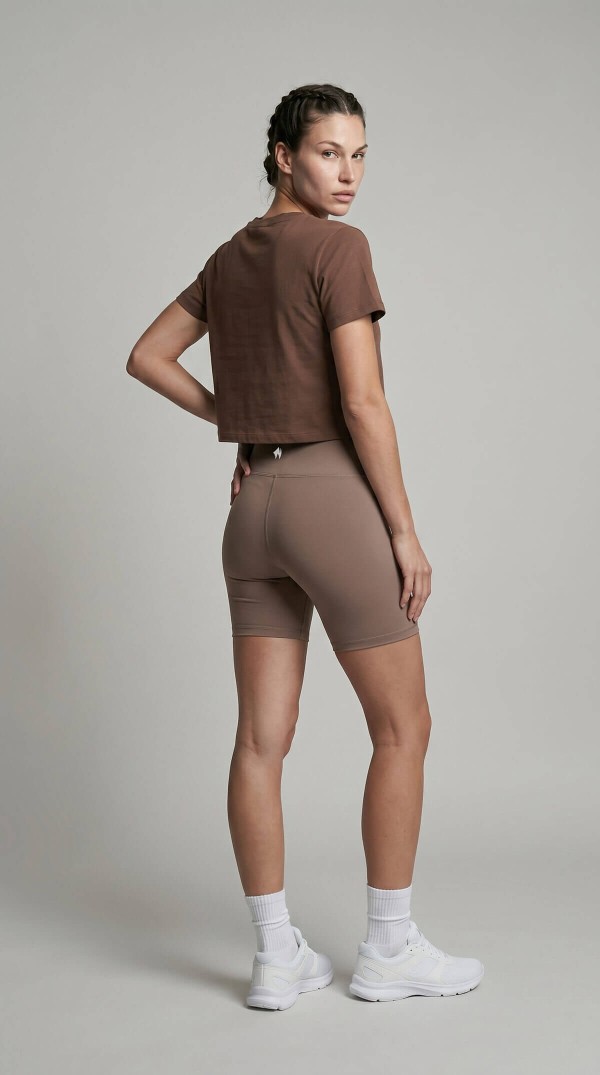 Kadın Kahverengi Bisiklet Yaka Minimal Logolu Sportif Crop Tişört
